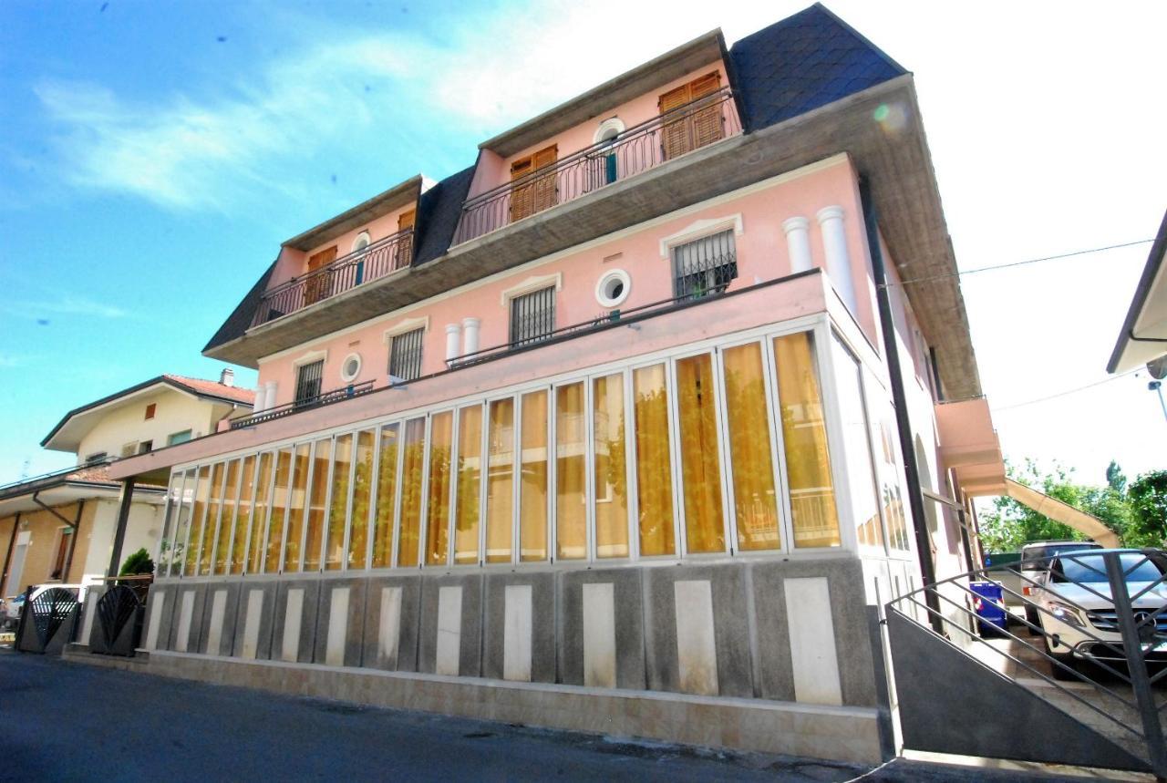 Hotel Cesari Rimini Buitenkant foto