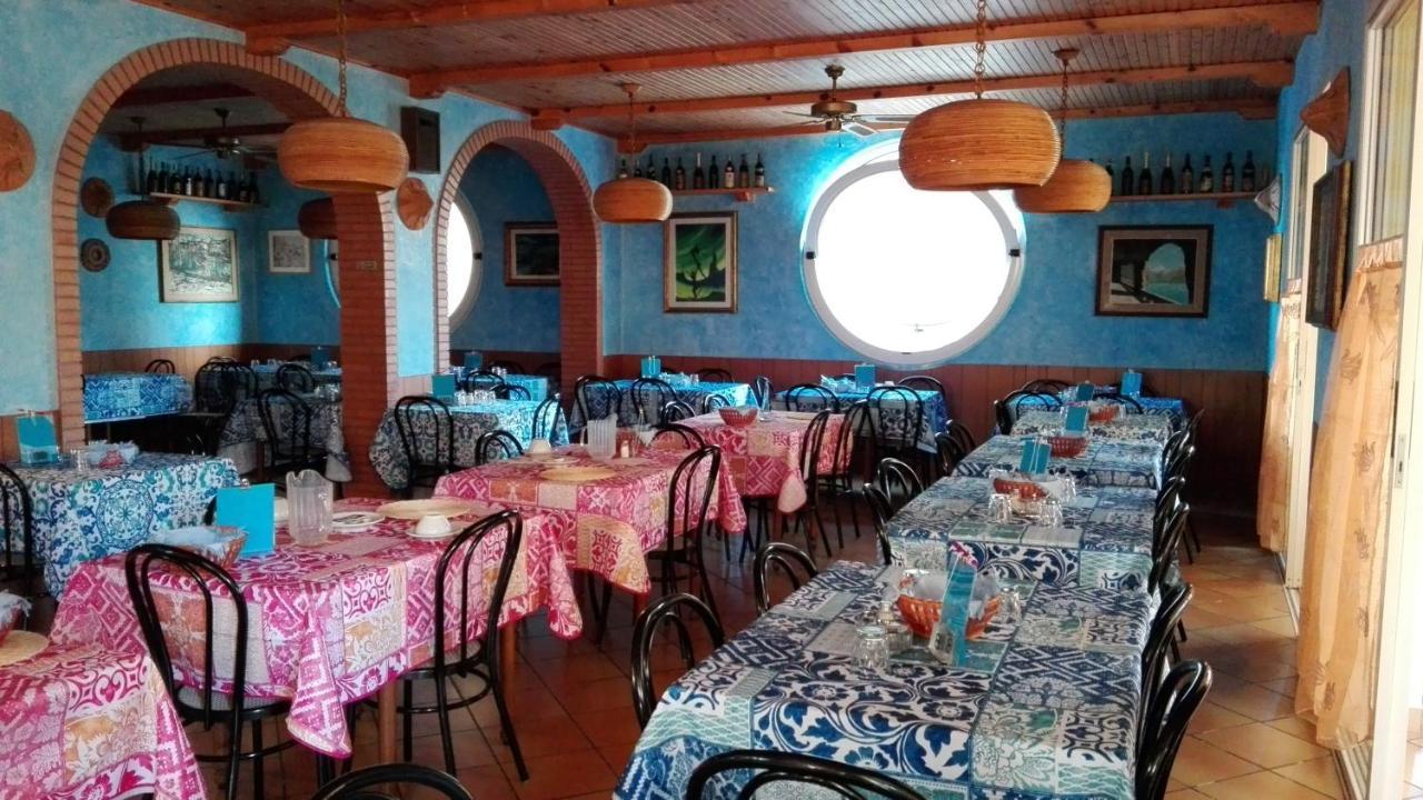 Hotel Cesari Rimini Buitenkant foto