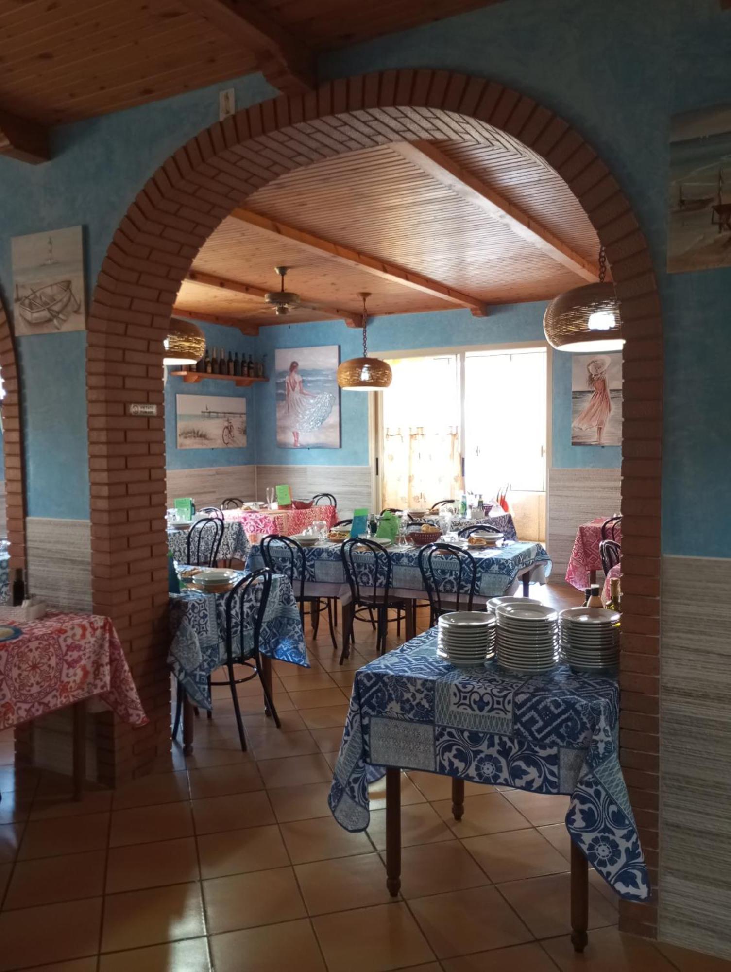 Hotel Cesari Rimini Buitenkant foto